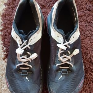 Altra Olympus 4